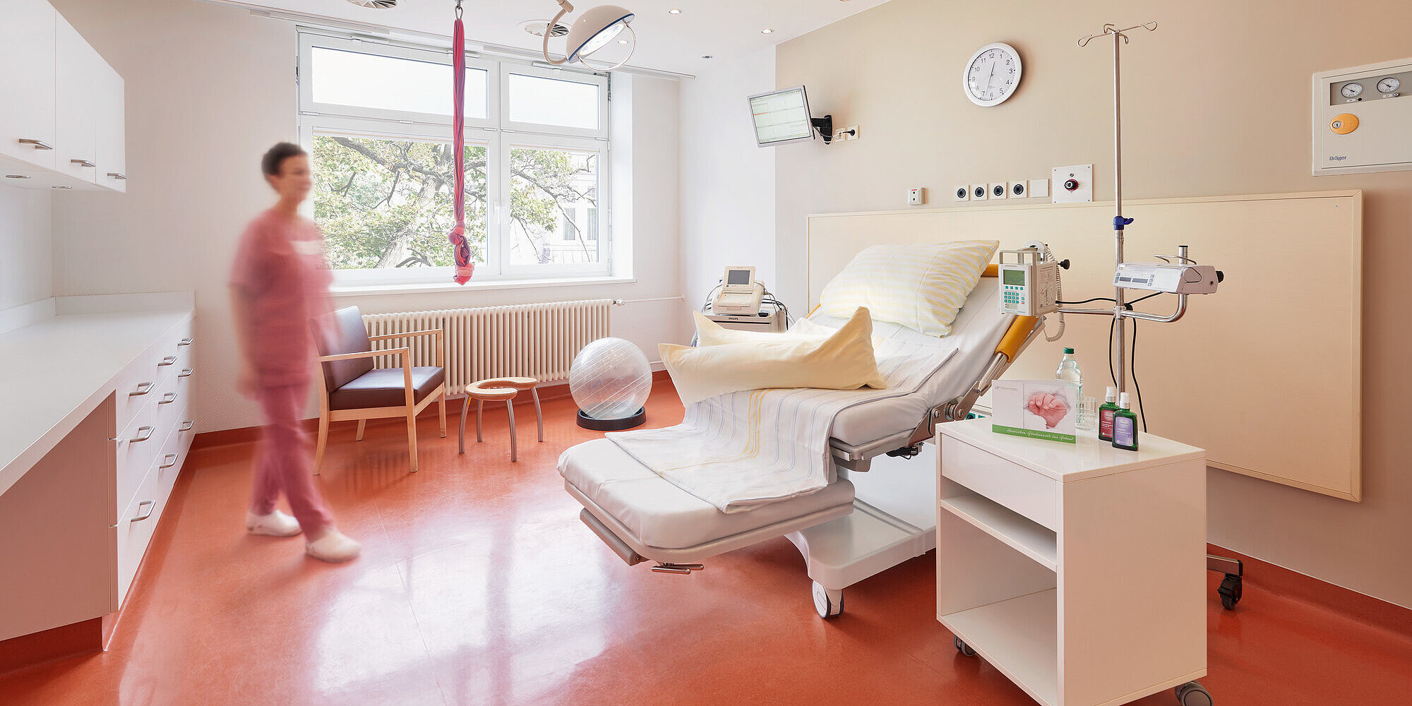Unser Haus verfügt über vier helle und moderne Kreißsäle. Kreißsaal des Martin Luther Krankenhauses