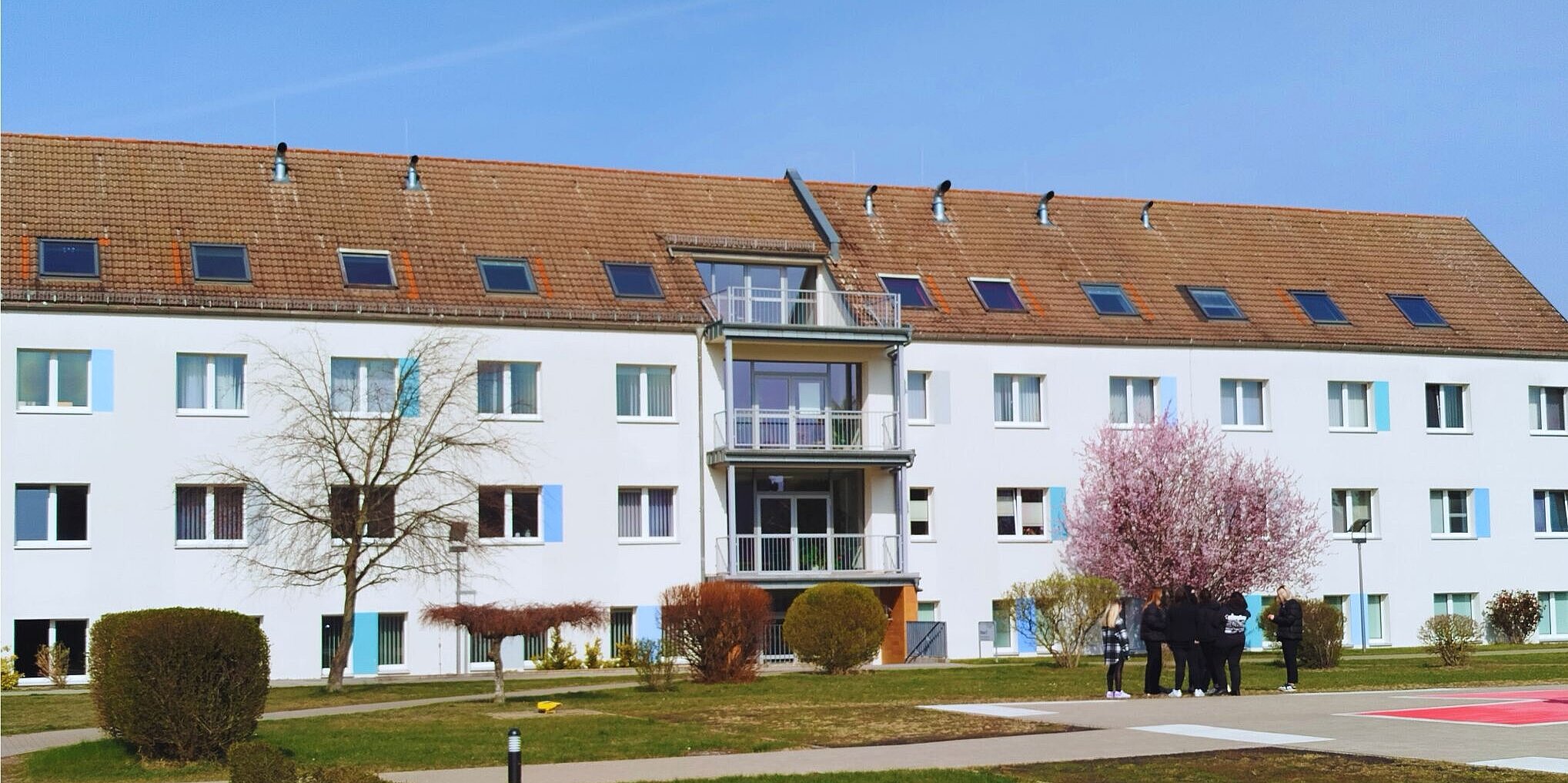Außenansicht der Pflegeschule - Aus- und Weiterbildungszentrum für Gesundheitsberufe Außenansicht der Pflegeschule - Aus- und Weiterbildungszentrum für Gesundheitsberufe