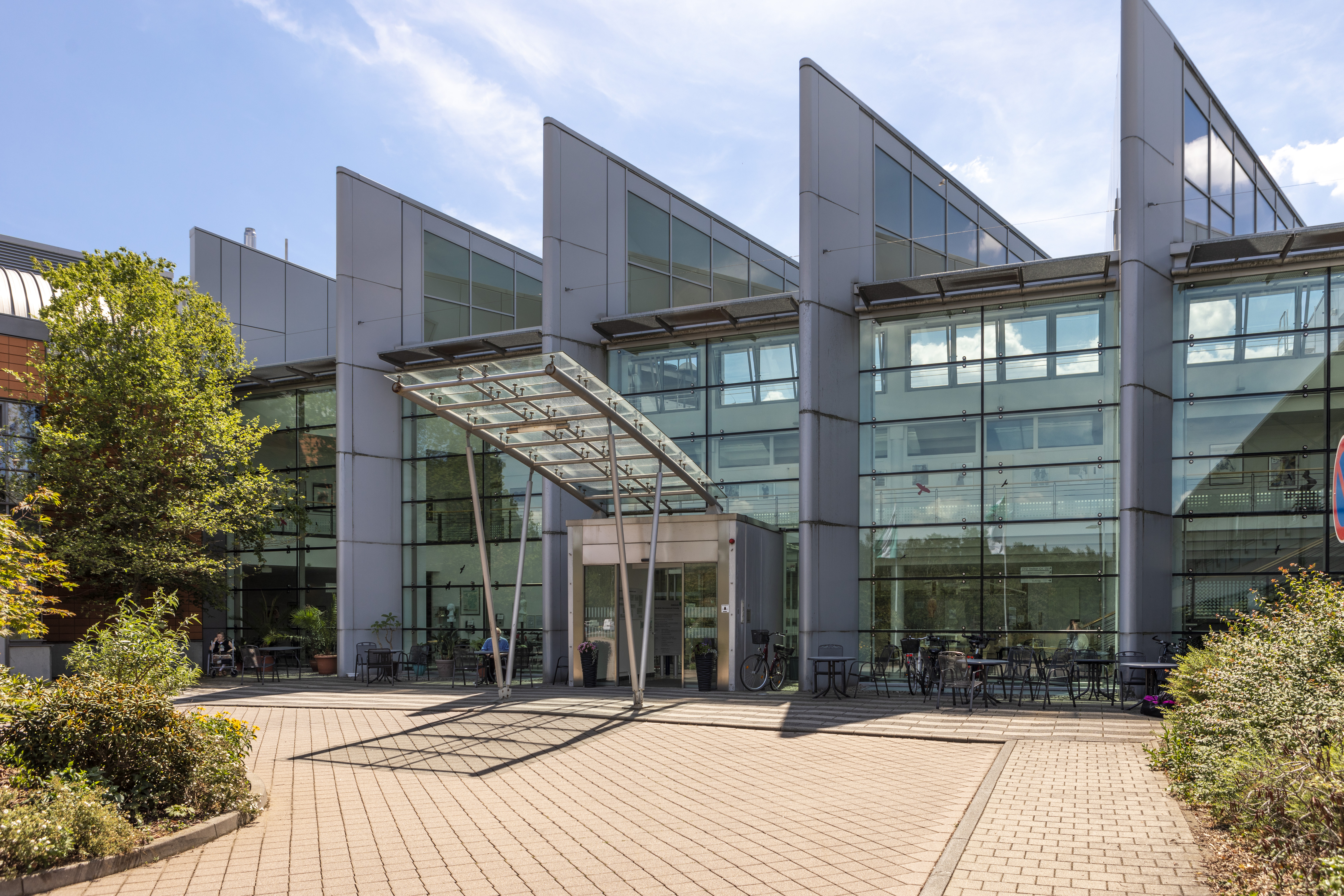 Evangelisches Herzzentrum Coswig: Medizin auf höchstem Niveau Außenansicht des Evangelischen Herzzentrums Coswig